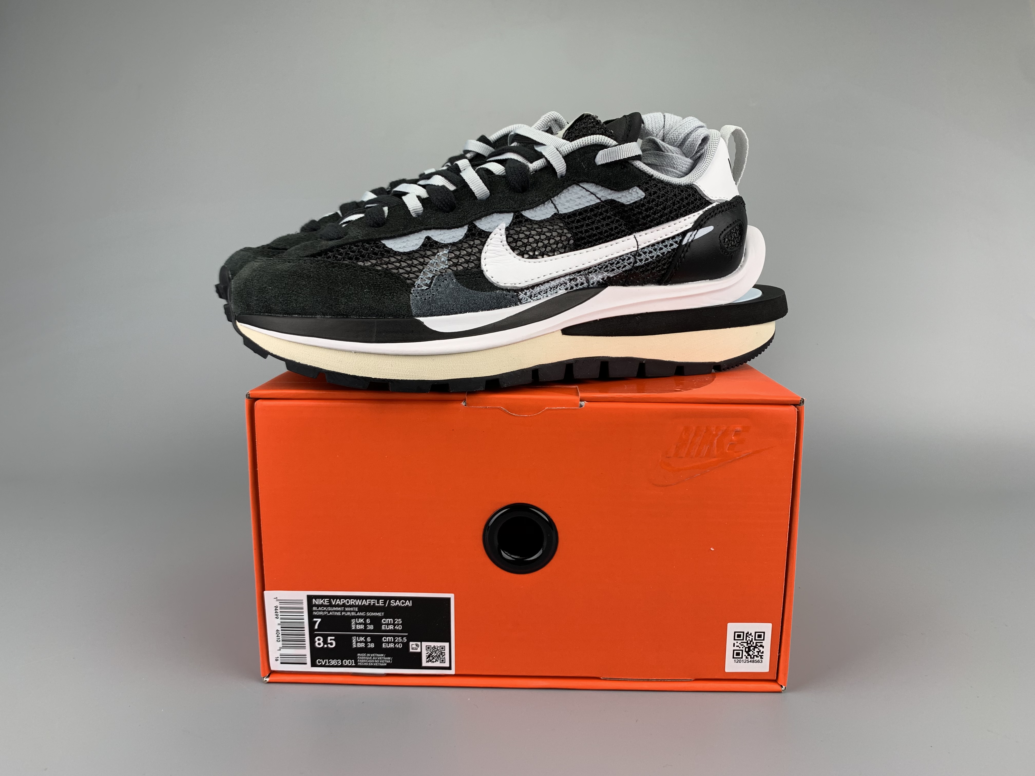 Nike Sacai CV1363-700 Black White Shoes